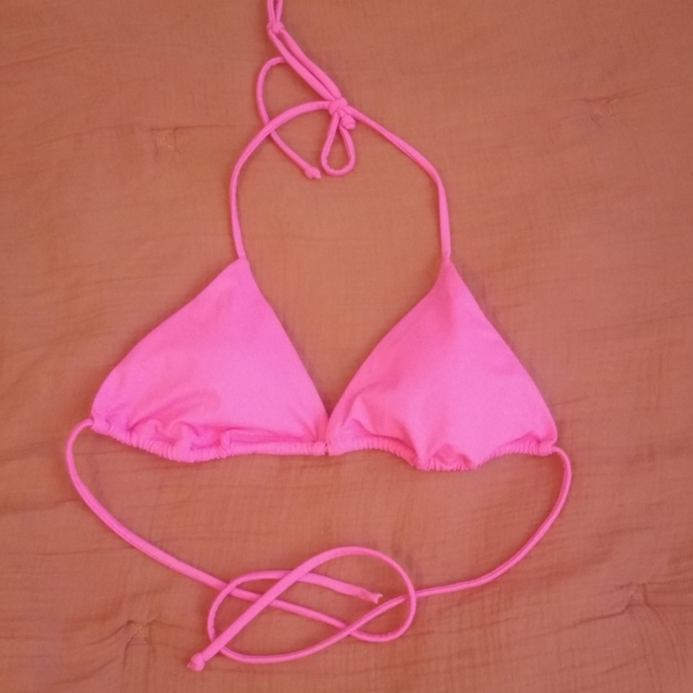 Bikini triangle top